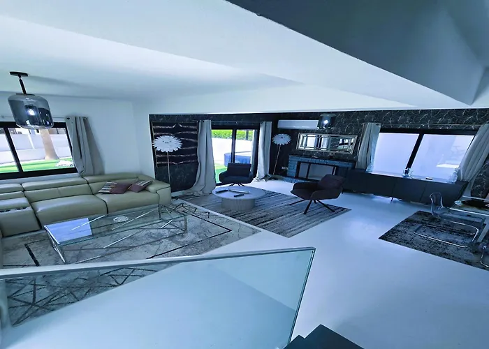 3 Bedroom Villa, Private Pool, Hot Tub