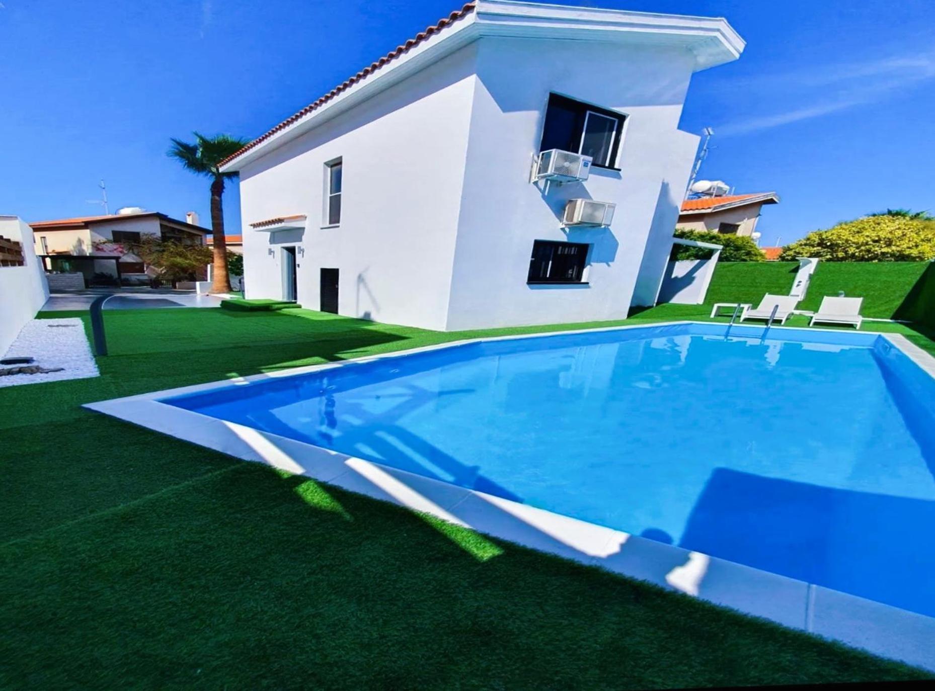 3 Bedroom Villa, Private Pool, Hot Tub Протарас