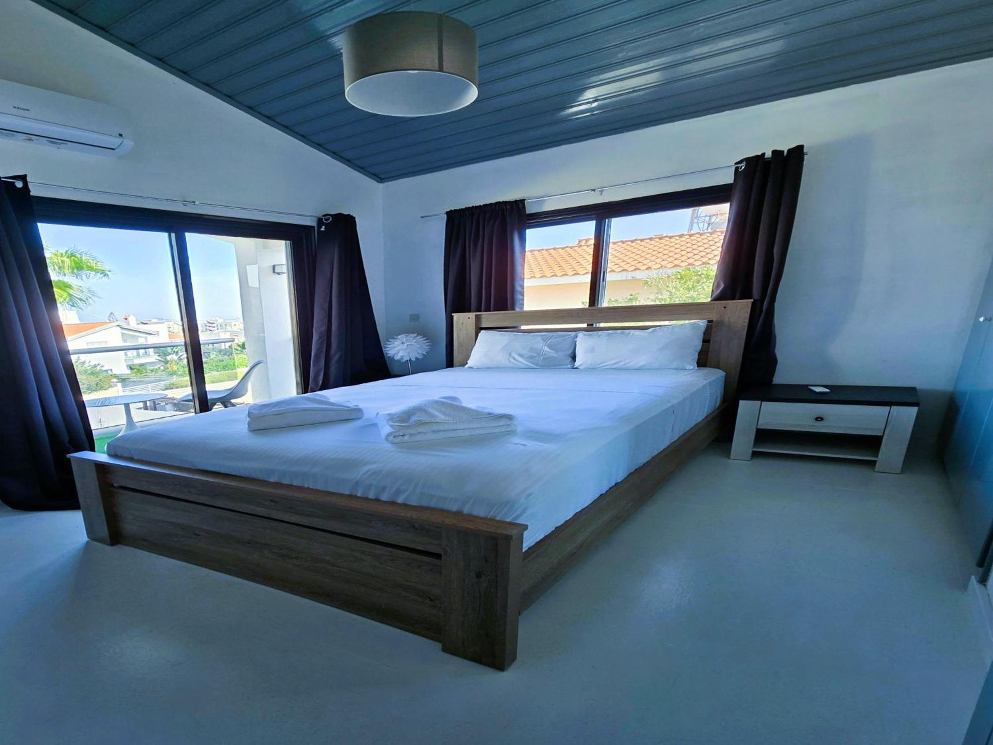 3 Bedroom Villa, Private Pool, Hot Tub Вилла