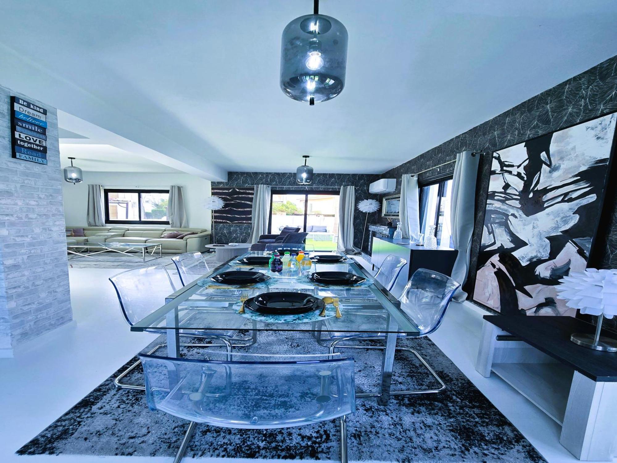 Вилла 3 Bedroom Villa, Private Pool, Hot Tub *
